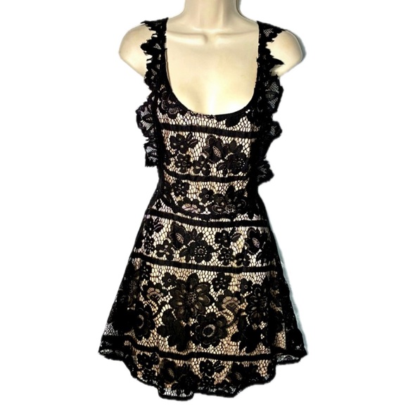 Gorgeous Black & Beige Backless Lace Boho Mini Dress - NWOT - Size Large! - Picture 1 of 12